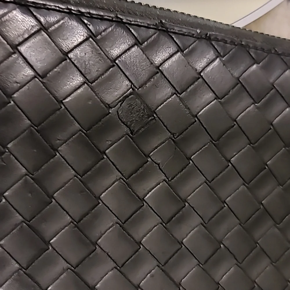 🖤Bottega Veneta Intrecciato Black Leather Zip-around Wallet🖤